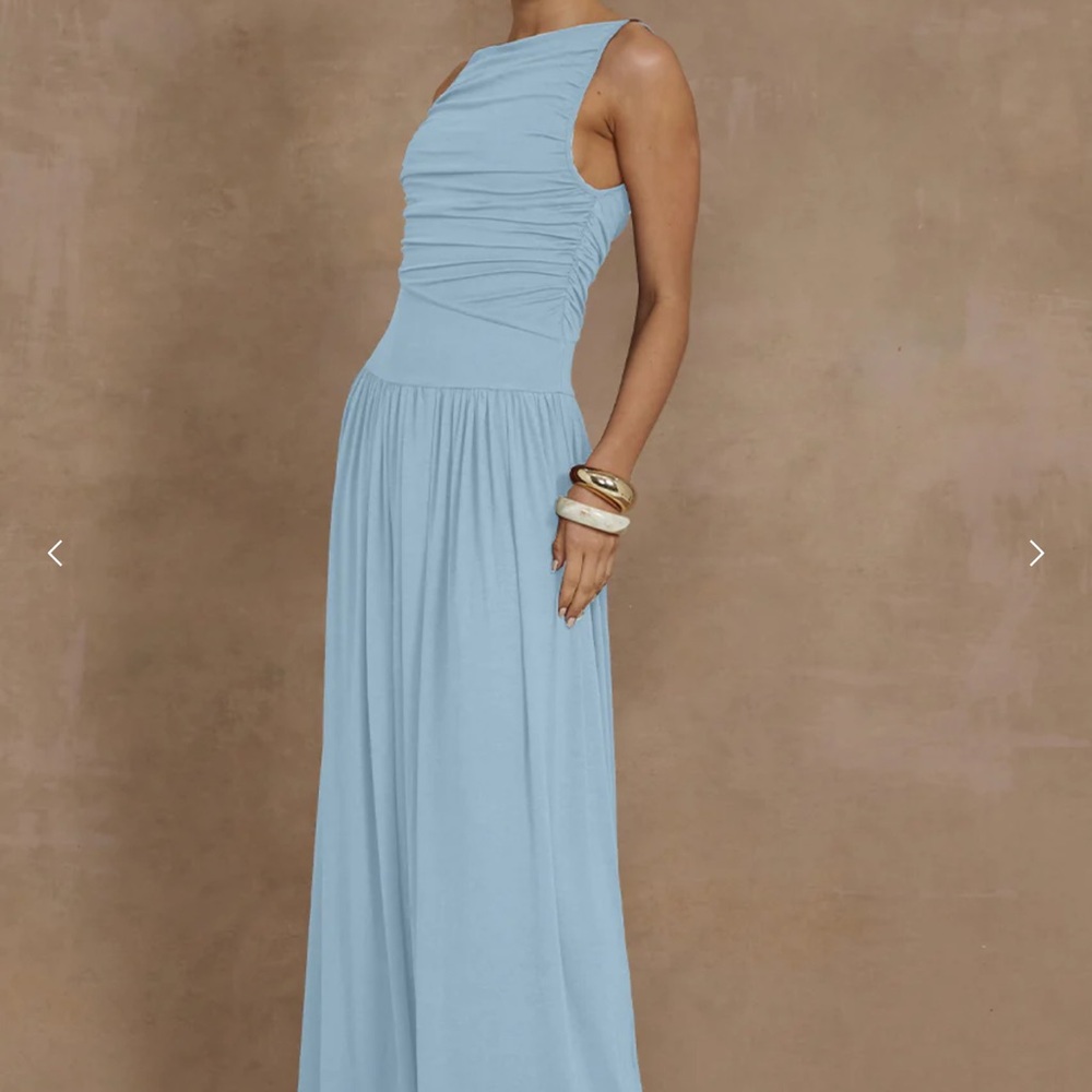 SOLD Elegant Blue Sleeveless Dress
